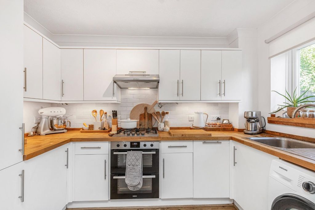 Property photo 2 of 23 6_Goreside_Lane12.Jpg