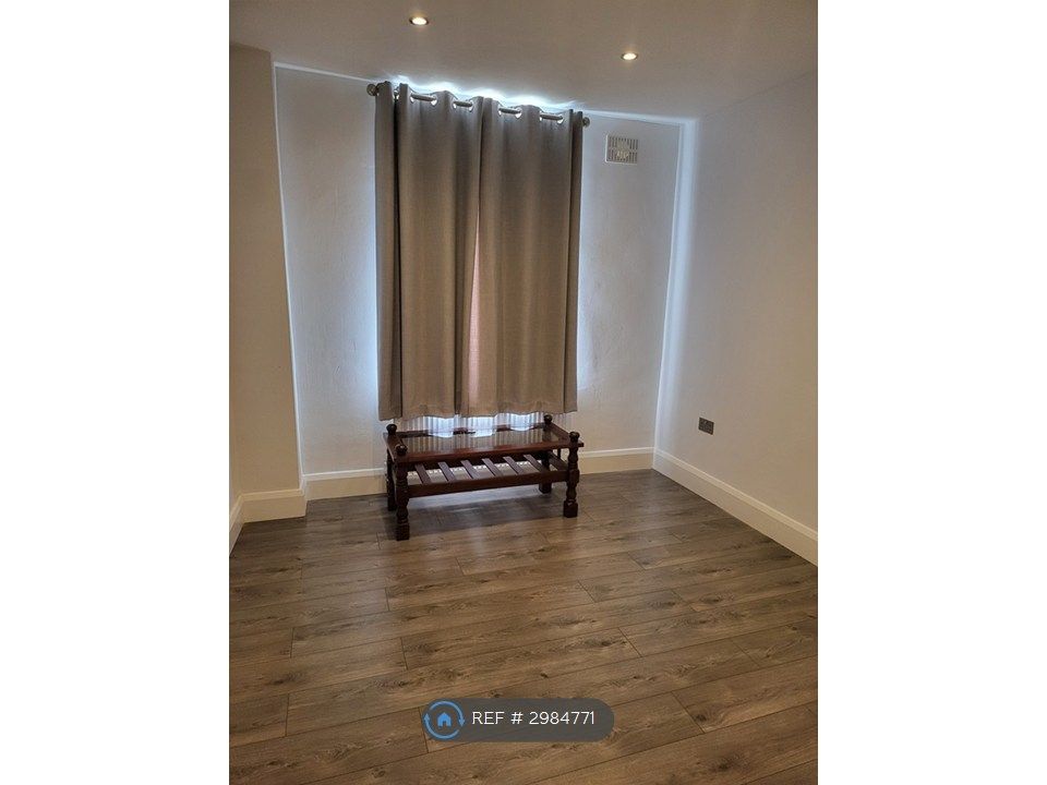 Property photo 2 of 27