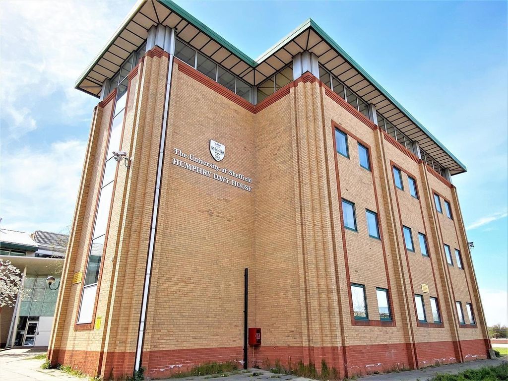 Property photo 3 of 12 Ftymmmqeq0STC4Hlrgn_7W.Jpg