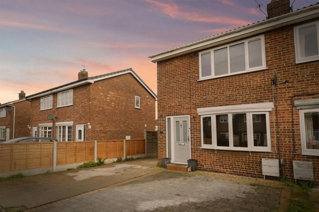 Property photo 2 of 19