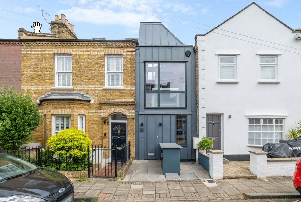 Property photo 1 of 11 Wadham Road