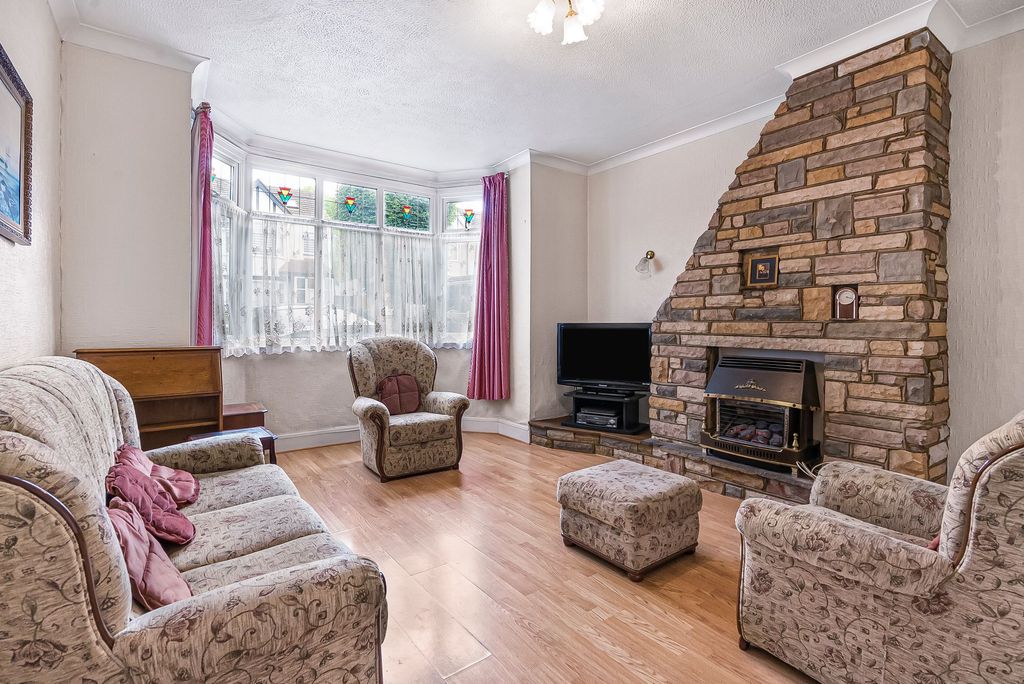 Property photo 2 of 23