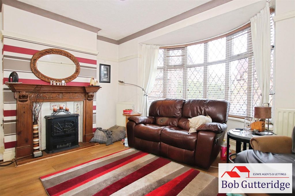 Property photo 2 of 29 Lounge