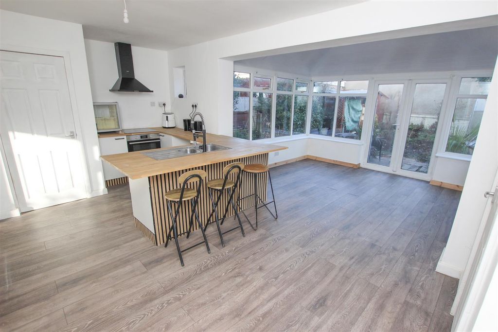 Property photo 2 of 13 Open Plan Living/Dining Kitchen