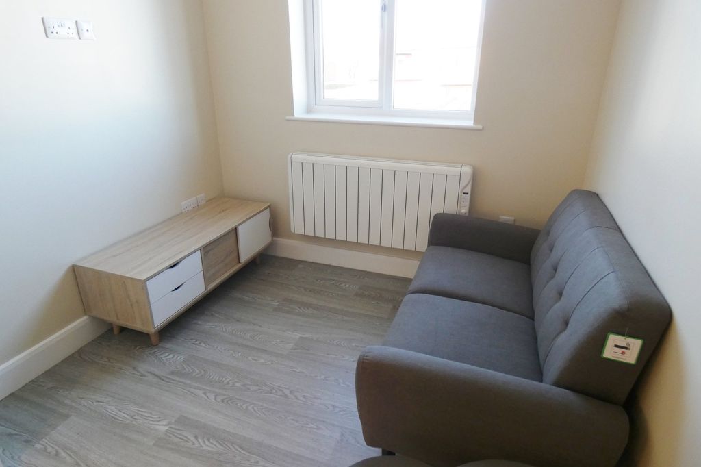 Property photo 3 of 6