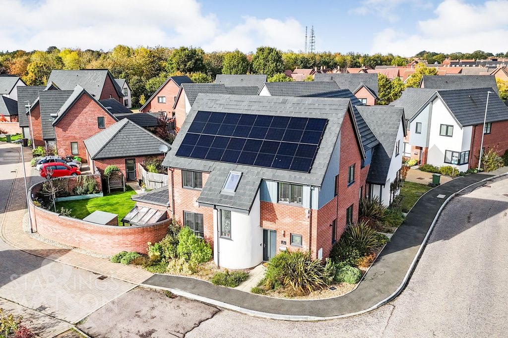 Property photo 1 of 32