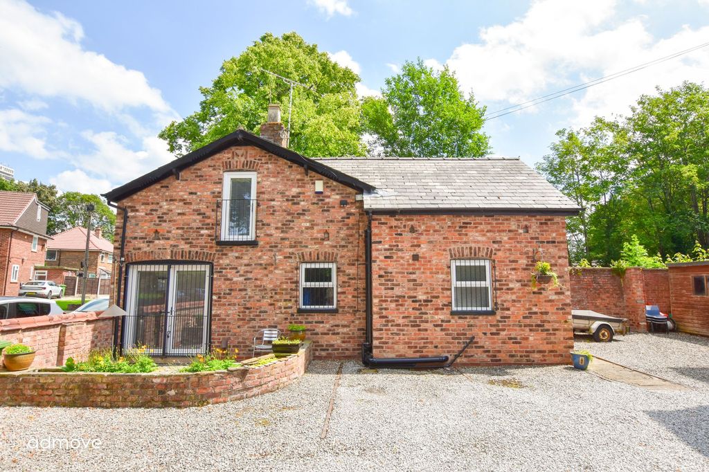 Property photo 1 of 13 Photo 12