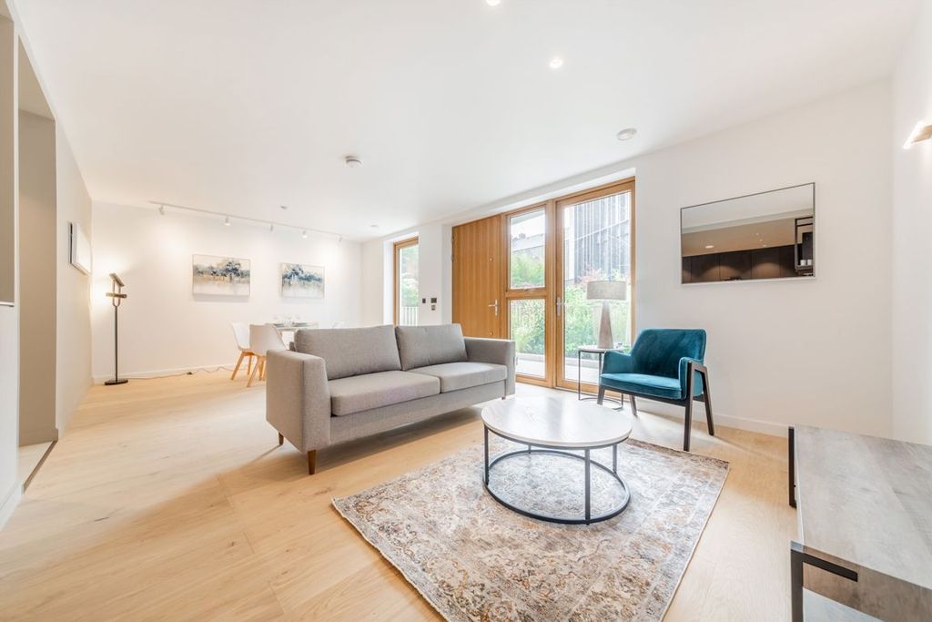 Property photo 3 of 9