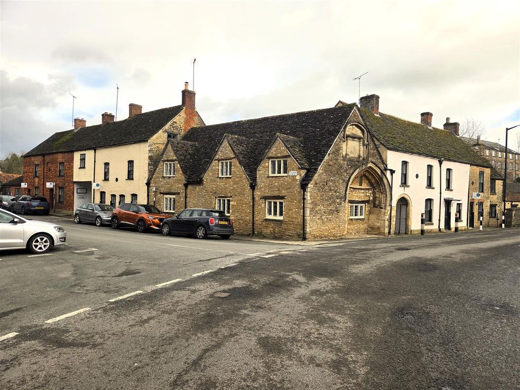 Property photo 3 of 11 Almshouses - Rear2.Jpg