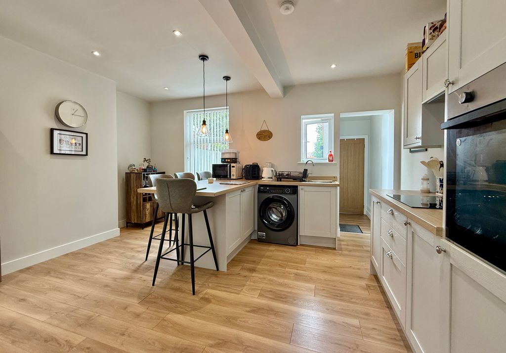 Property photo 2 of 17 Img_2277