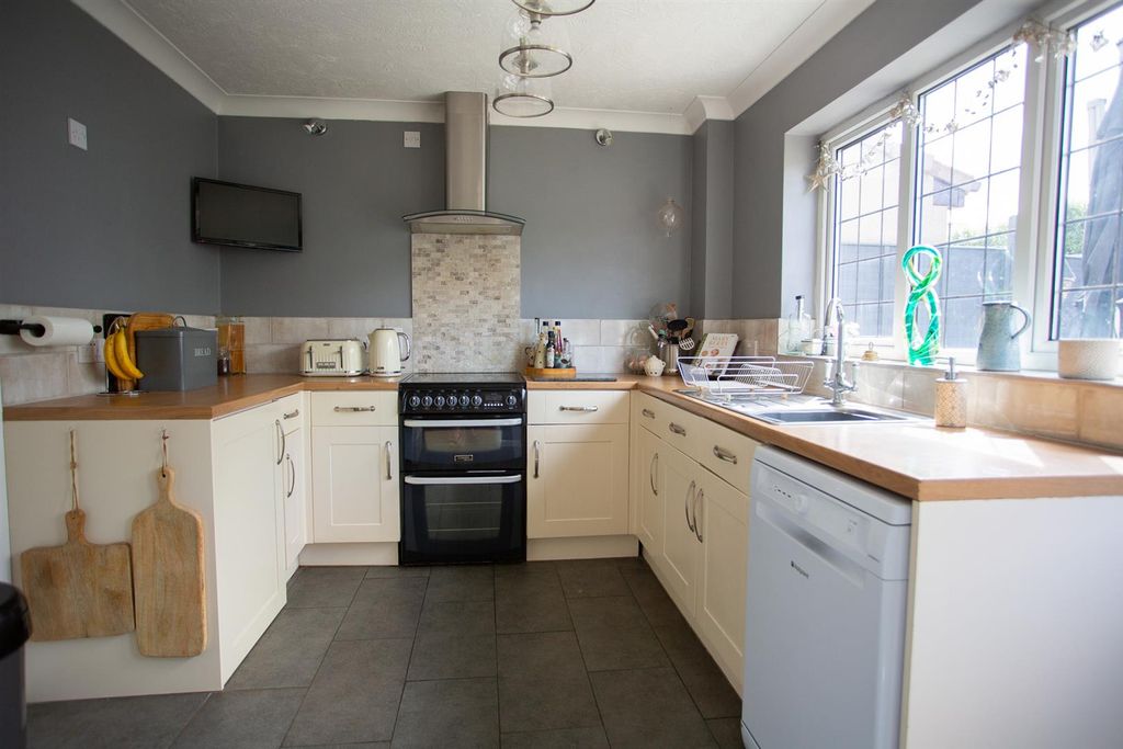 Property photo 2 of 27 Derb7069.Jpg