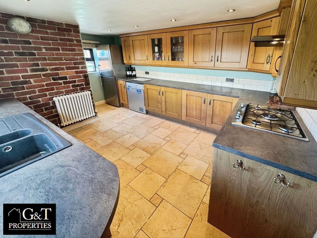 Property photo 3 of 22 Kitchen