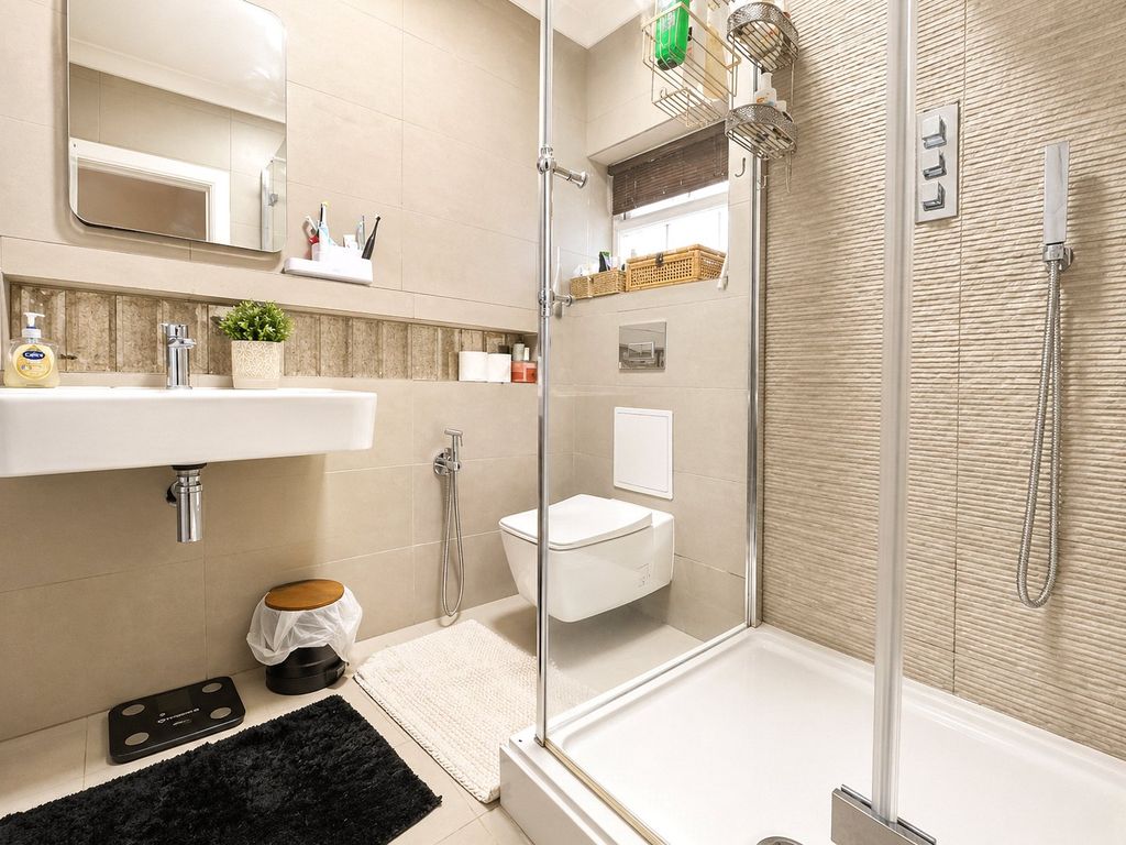 Additional image 13 of 5 bed semi-detached house for saleThornbury Road, Isleworth, Greater London TW7