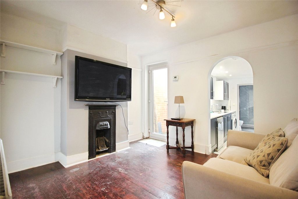 Property photo 3 of 9 Picture No. 06