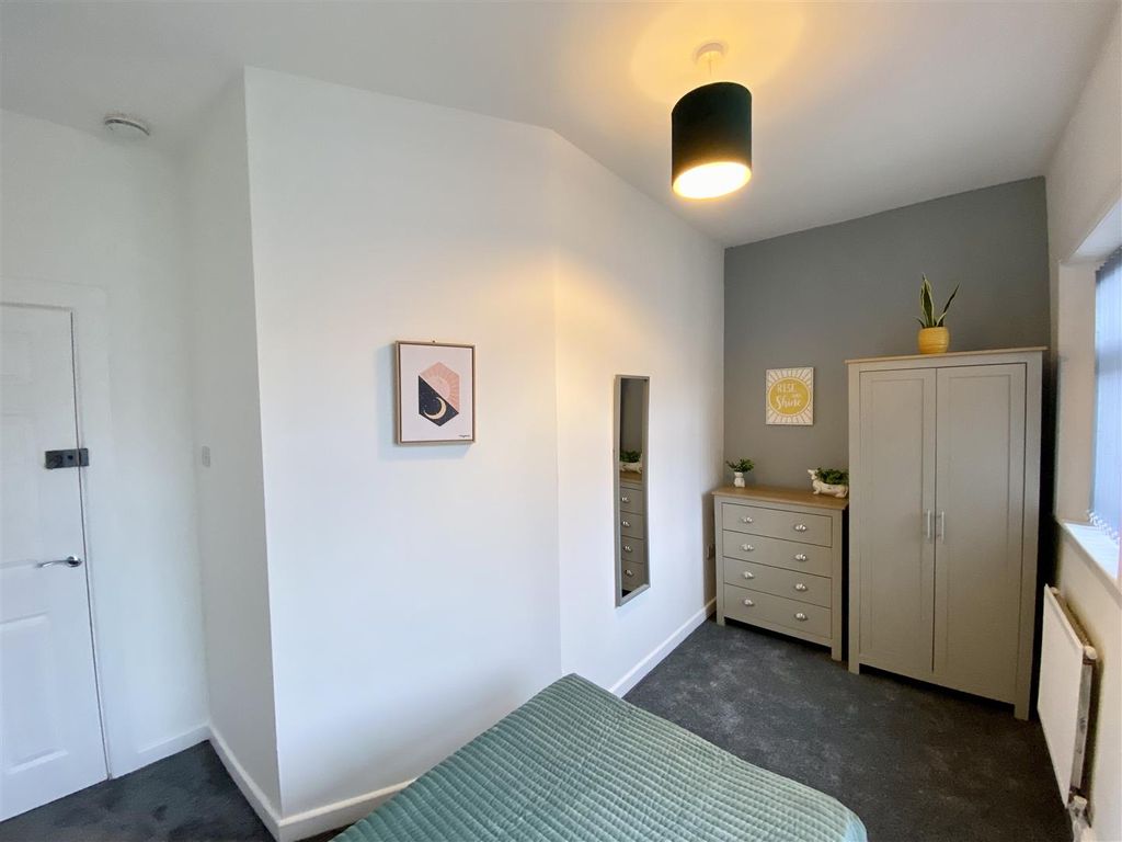 Property photo 3 of 11 Bedroom 2