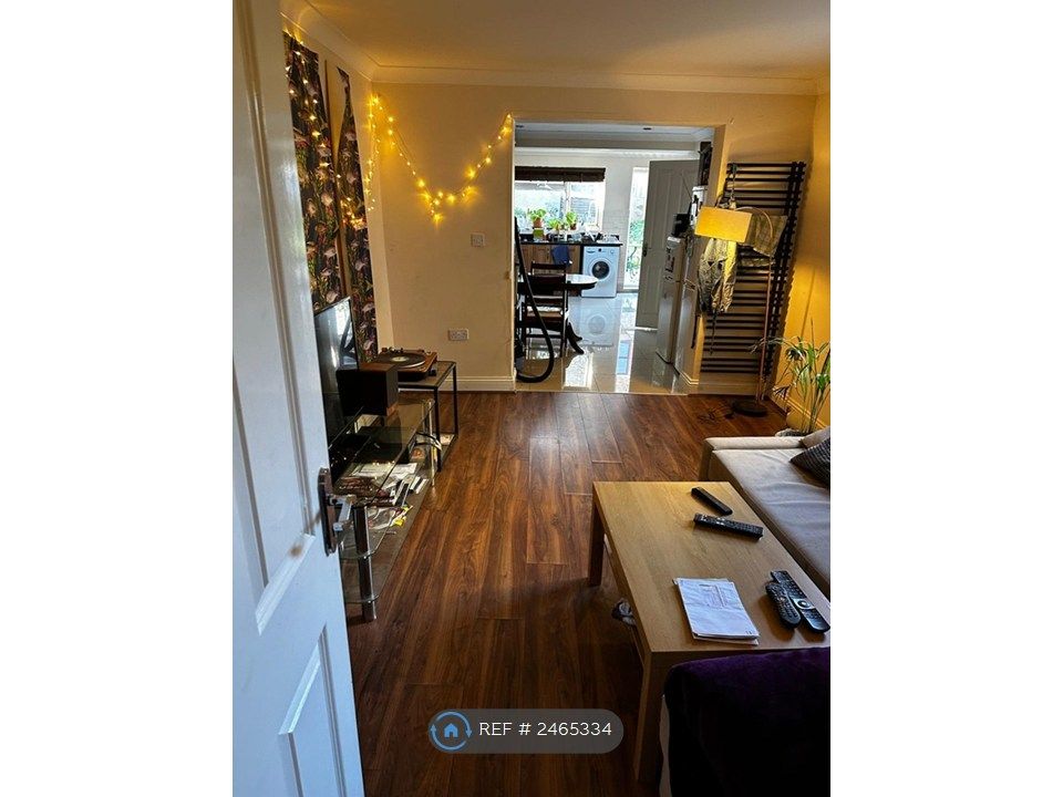 Property photo 1 of 15 Living Room