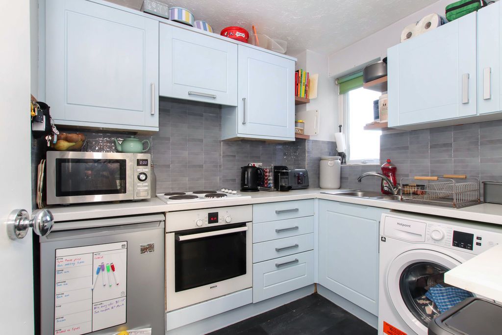 Property photo 2 of 9 Photo 3