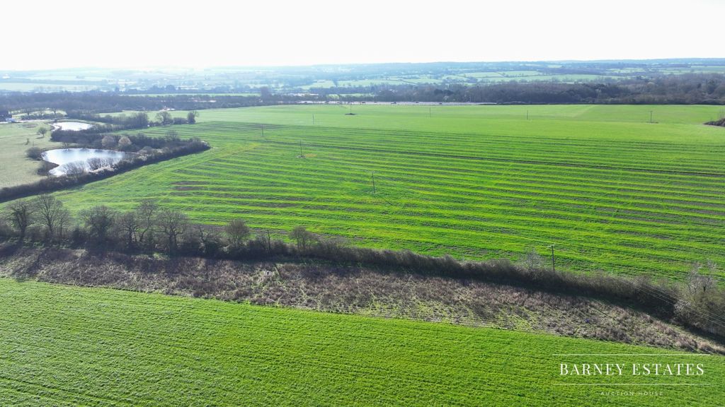 Property photo 2 of 5 Photo 4