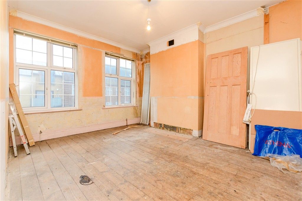 Property photo 3 of 6 Bedroom 1