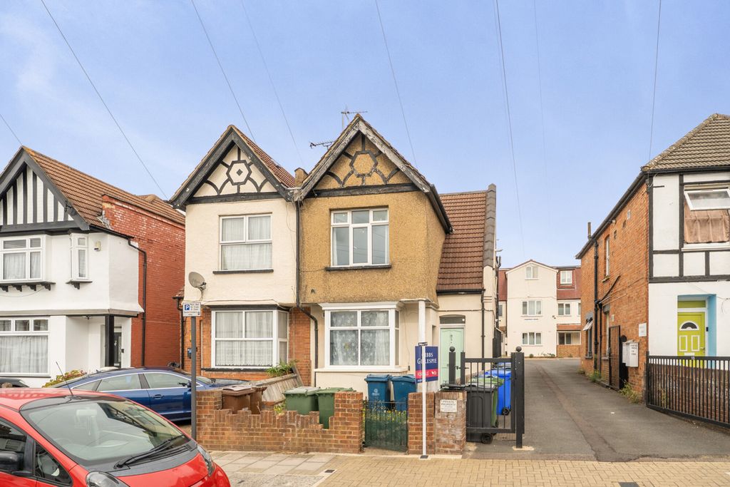 Property photo 1 of 12 1514318-11-6A9Ed4...