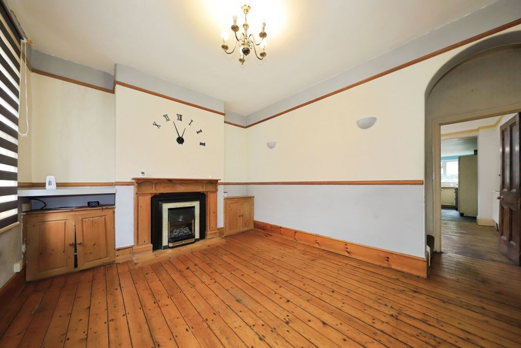 Property photo 2 of 17 Photo