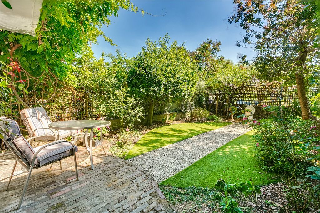 Property photo 2 of 14