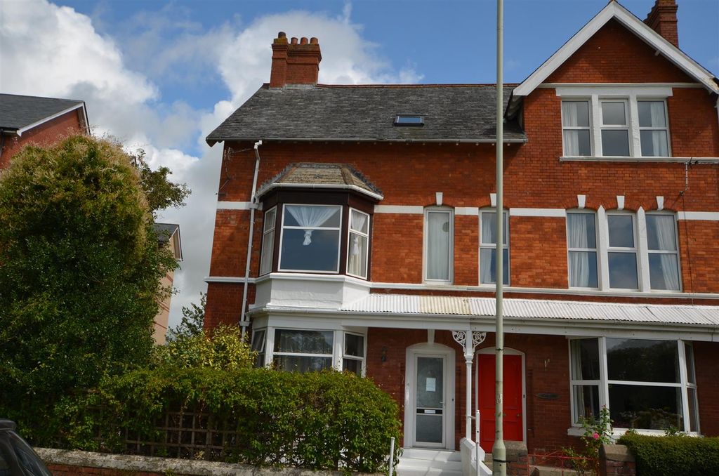 Property photo 1 of 5