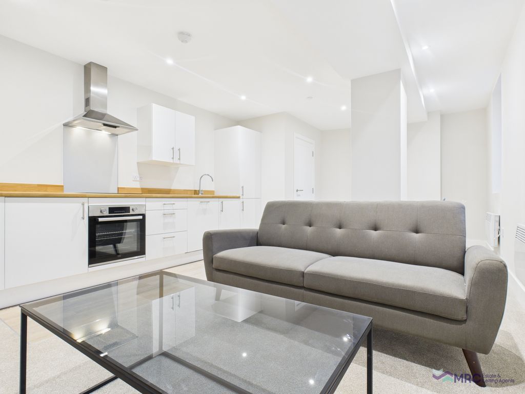 Property photo 1 of 11 Stylish One Bed Apartment To Let