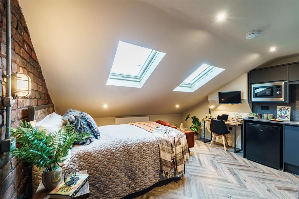 Property photo 1 of 13 009-A7R04223-Hdr.Jpg