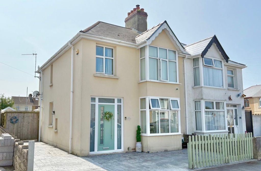 Property photo 1 of 21