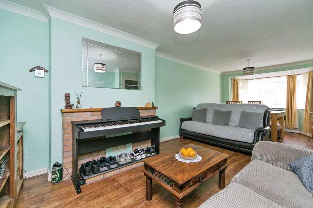 Property photo 3 of 17 Photo