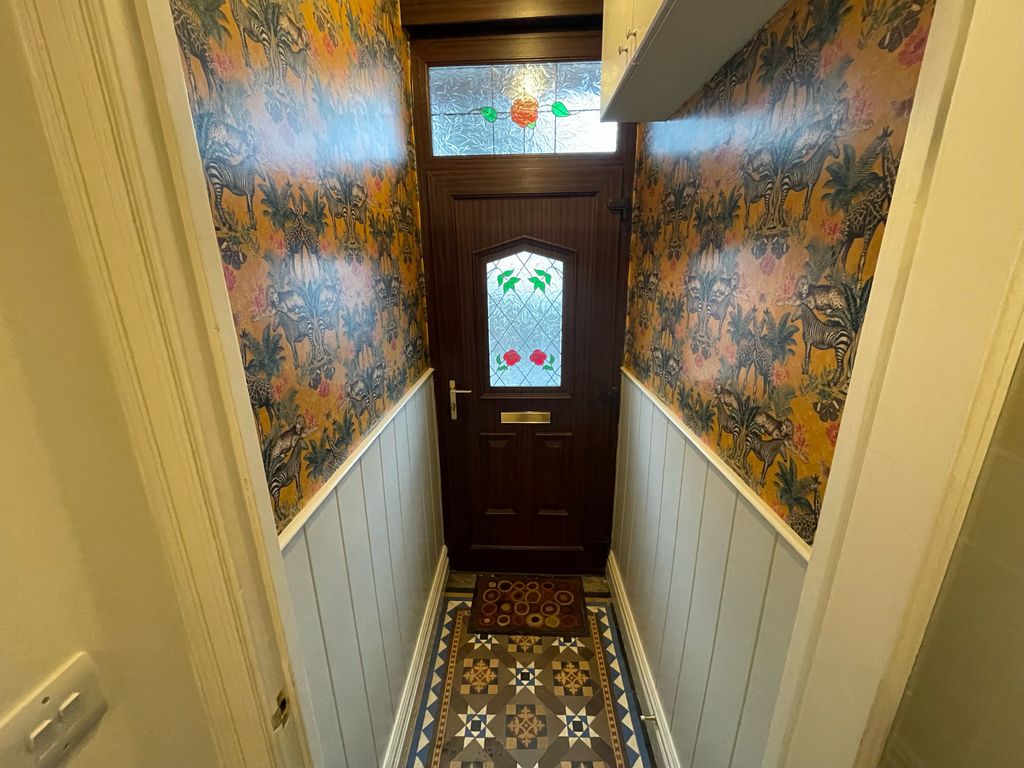 Property photo 3 of 13 Entrance Hall