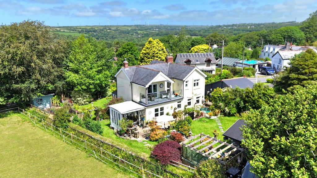 Property photo 1 of 32