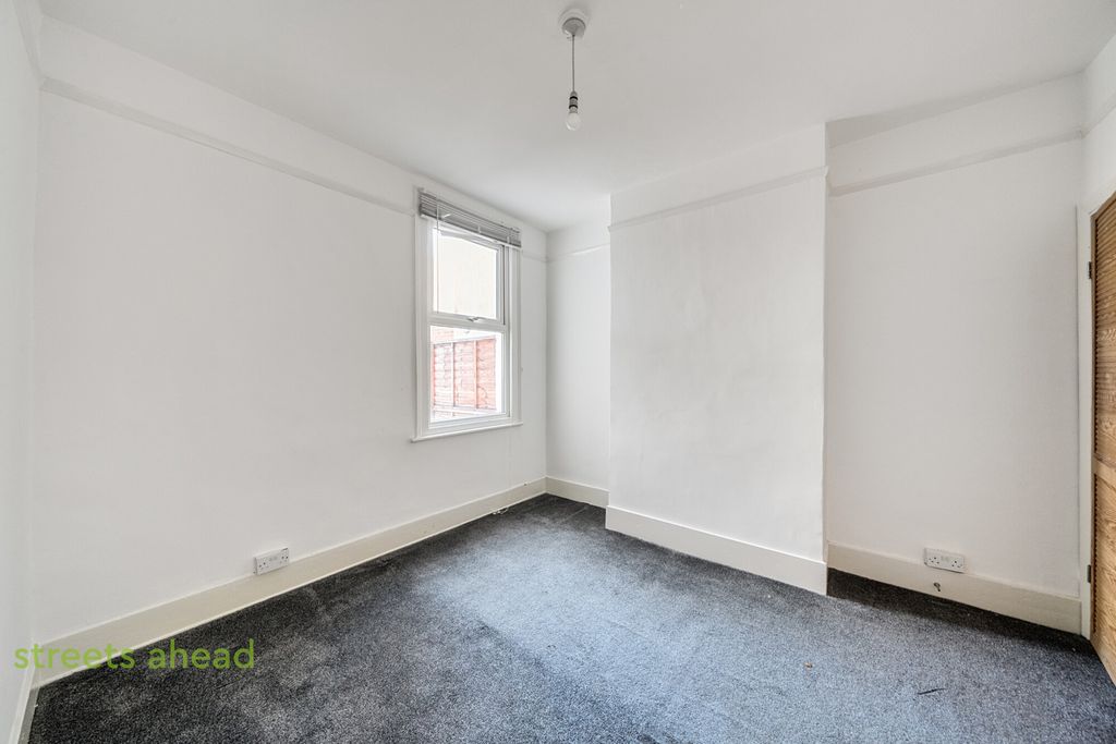 Property photo 3 of 16 Ab976Aff-d64c-434...