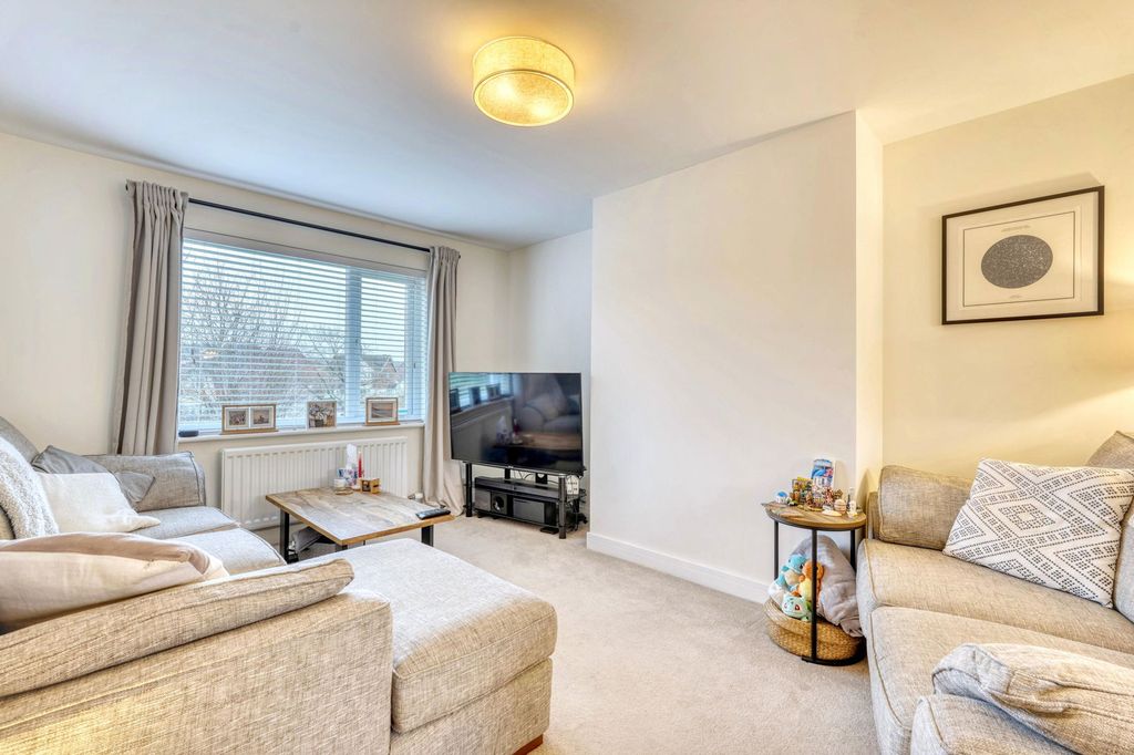 Property photo 2 of 25