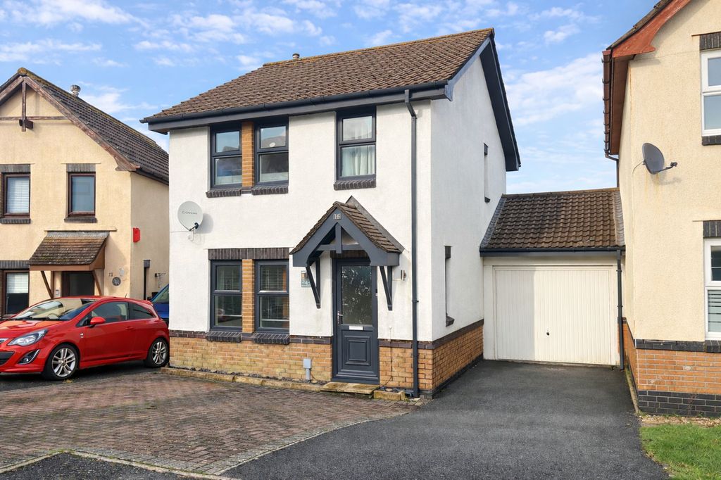 Property photo 1 of 24 External