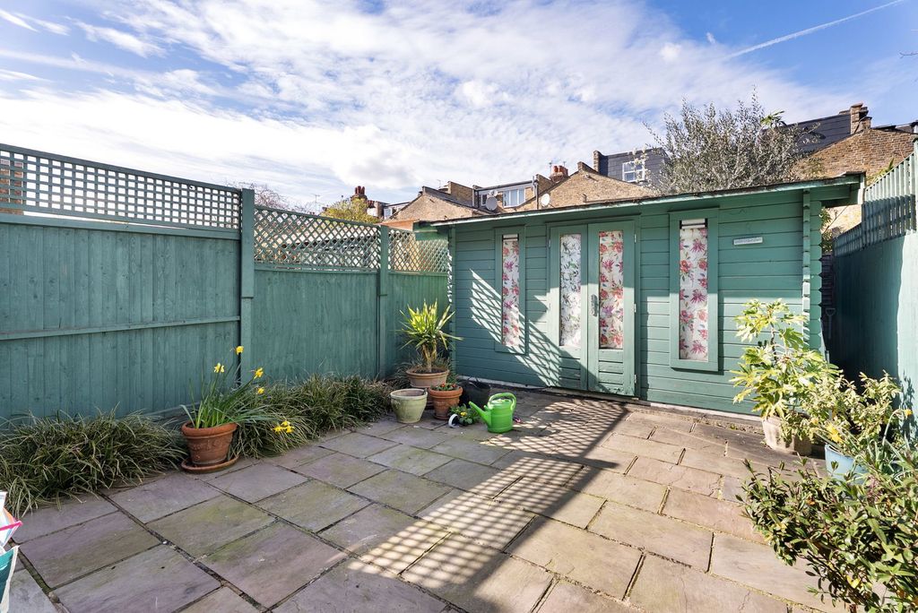 Property photo 3 of 18