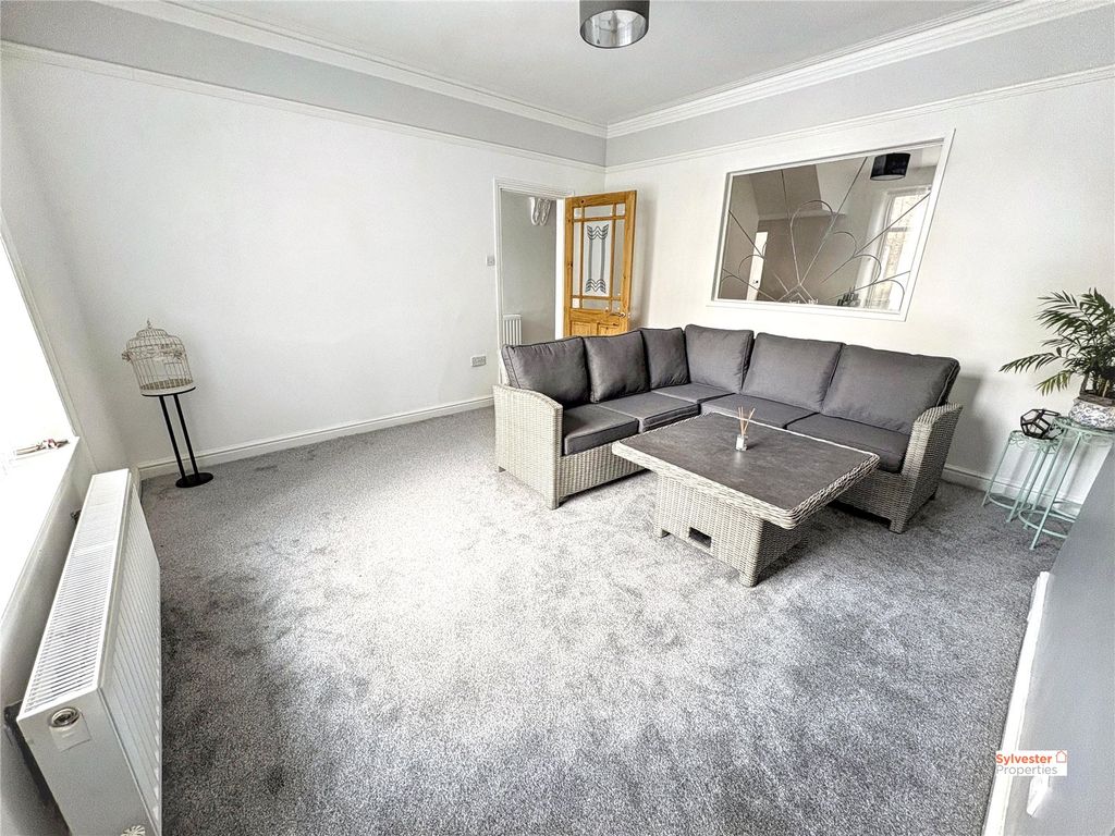 Property photo 2 of 24 Picture No. 10
