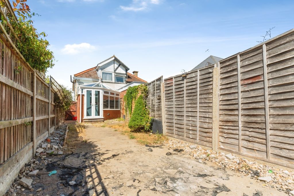 Property photo 1 of 11 Pbox-Img.Jpg