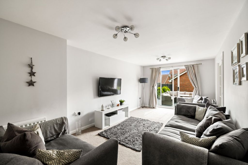 Property photo 2 of 17