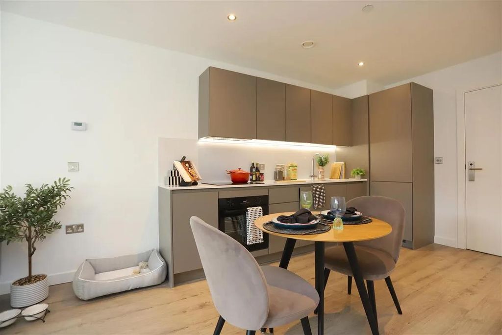 Property photo 3 of 14 Ae636B6Aeeca321015A7677Edc2A287E08E1Bf8c.Png