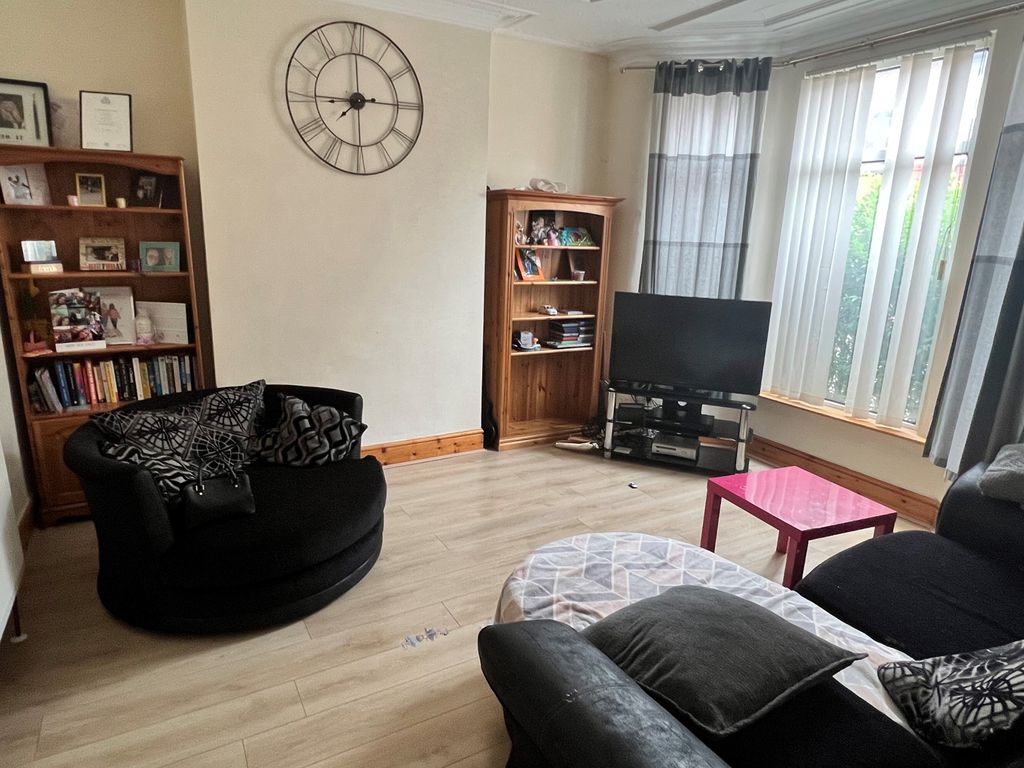 Property photo 2 of 9