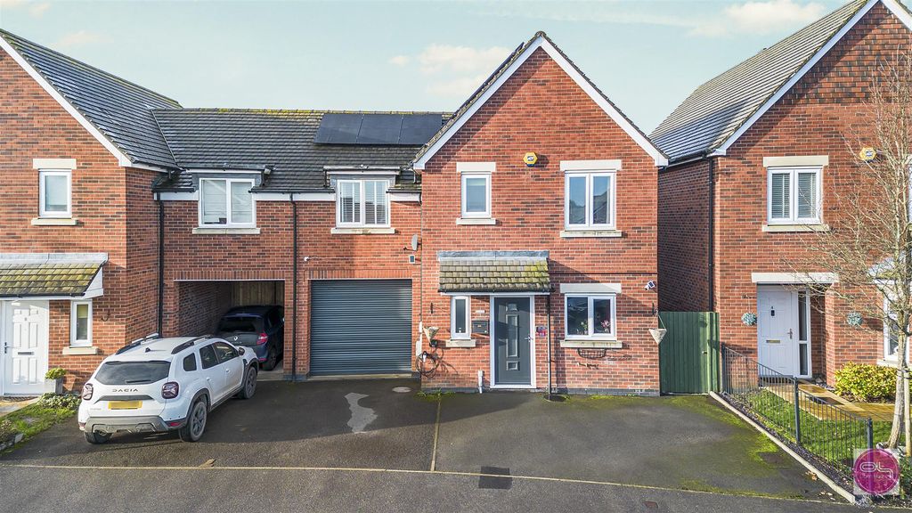 Property photo 2 of 40 Hewer Drive, Castle Gresley (2).Jpg