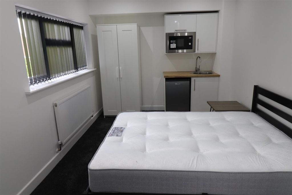 Property photo 1 of 7 78 Charter (32).Jpg