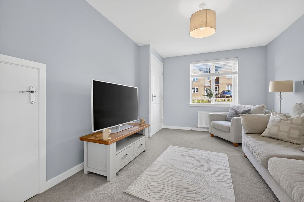 Property photo 2 of 29