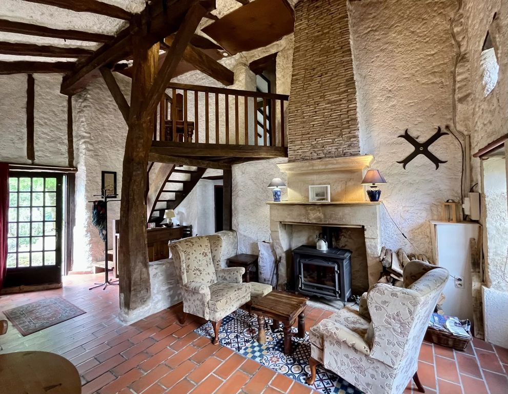 Property photo 3 of 11