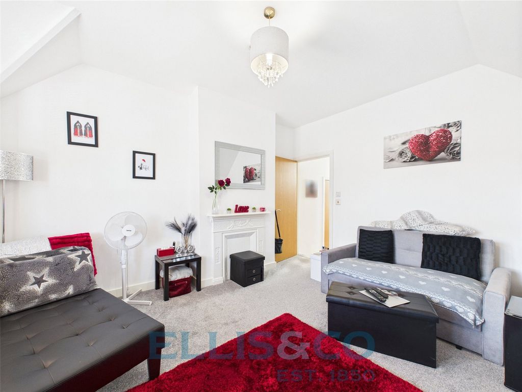 Property photo 3 of 9 Picture No. 13