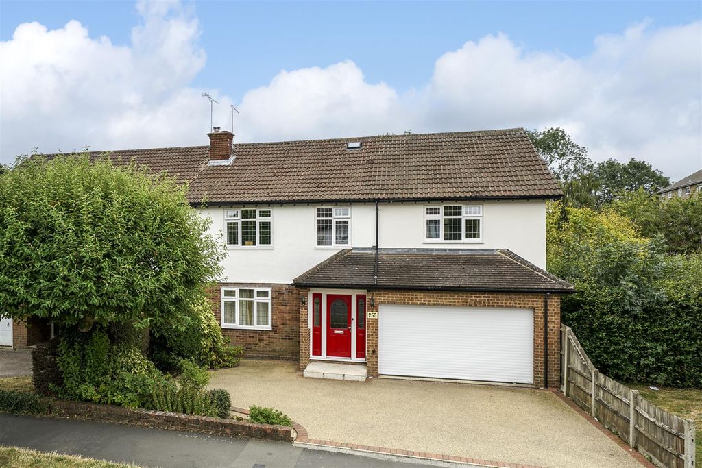 Property photo 1 of 33 Front