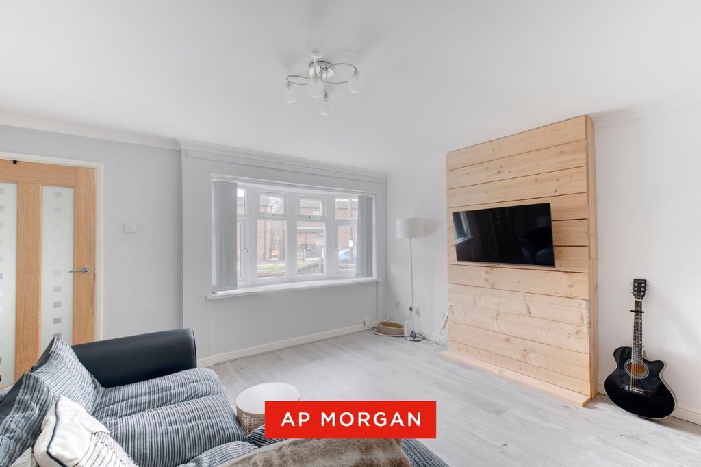 Property photo 3 of 19 Picture No. 18