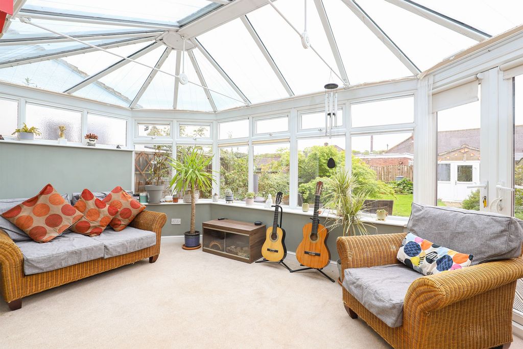Property photo 2 of 21 10